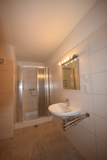Badebereich - Große 3,5 Zimmer Wohnung mit Loggia Miete Bergheim Salzburg