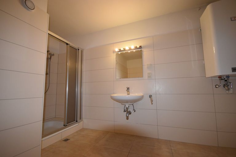 Badebereich - Große 3,5 Zimmer Wohnung mit Loggia Miete Bergheim Salzburg