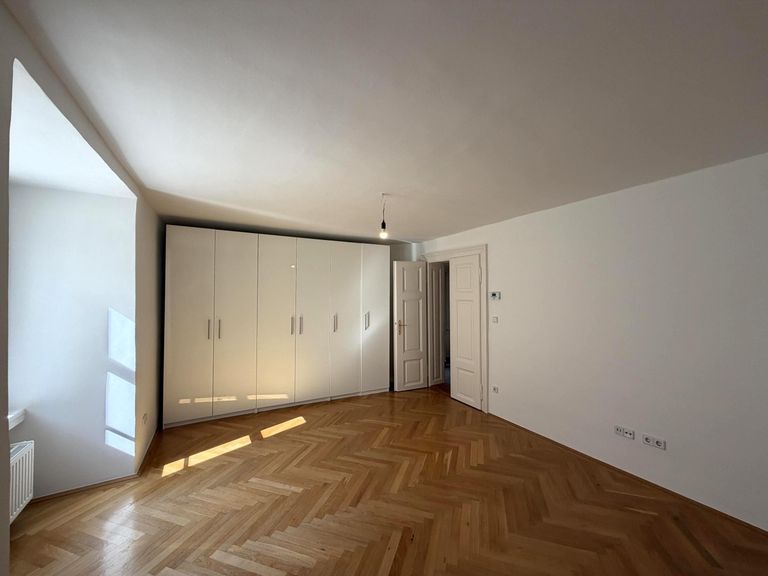 Schlafzimmer 1 von 2
