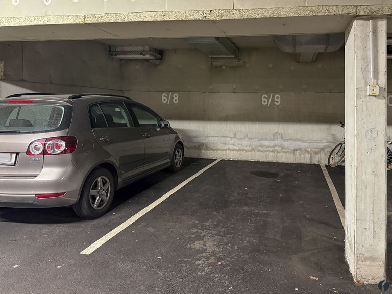 Tiefgaragenstellplatz