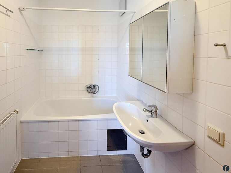 Badezimmer mit Badewanne