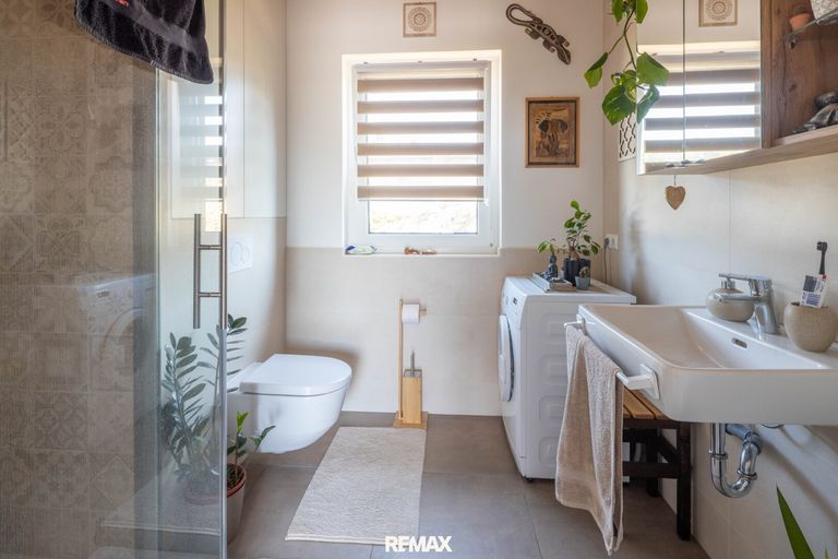 modernes Badezimmer