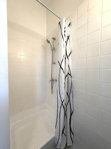 4 DUSCHE