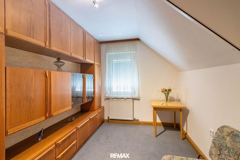 helles Zimmer im Dachgeschoss