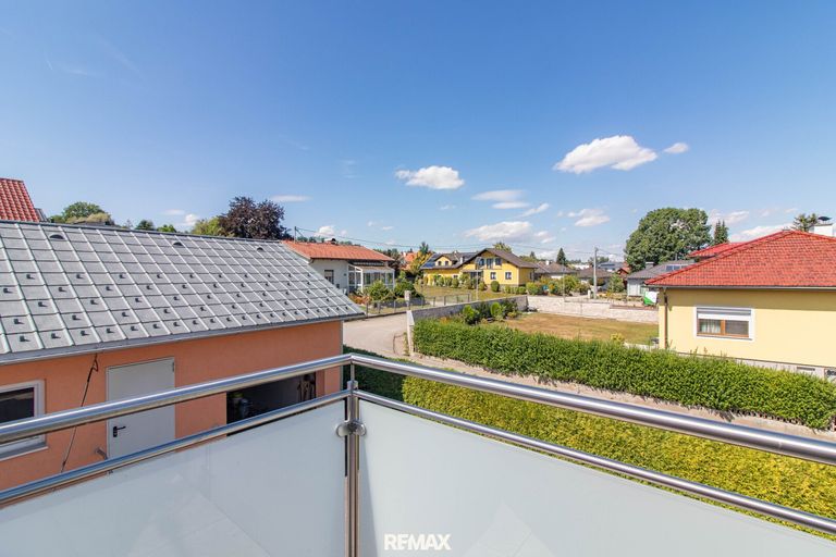 schöner Ausblick vom Dachgeschossbalkon