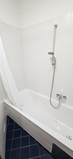 Bad mit Wanne