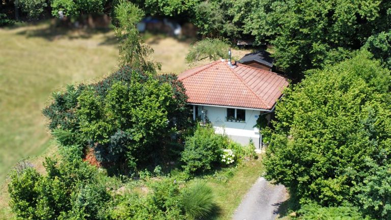 Haus mit Zufahrt