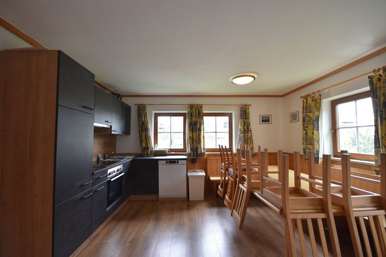 Wohn-Ess-Kochbereich - Gemütliches Chalet im Ski- und Wanderparadies FEUERKOGEL mit traumhaften Ausblick Kauf Ebensee Oberösterreich