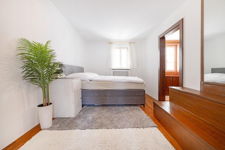 Schlafzimmer mit Einbauschrank