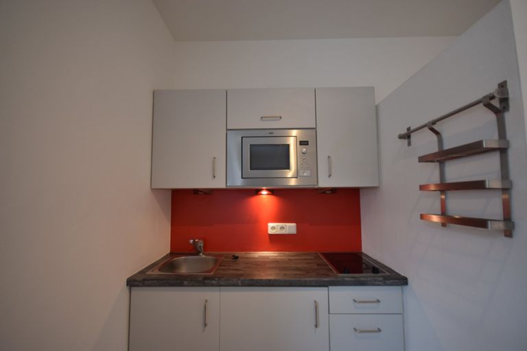 Kochbereich - Kleine gediegene Garconiere Miete Schallmoos Salzburg