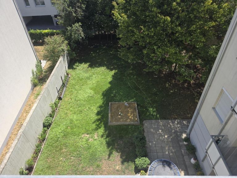 06 ETW 2000 Gartenblick