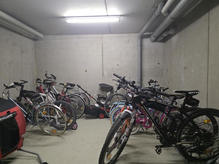14 ETW 2000 Fahrradabstellraum