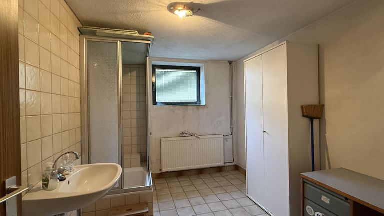 Dusche im Keller