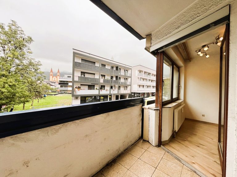 Überdachter Balkon
