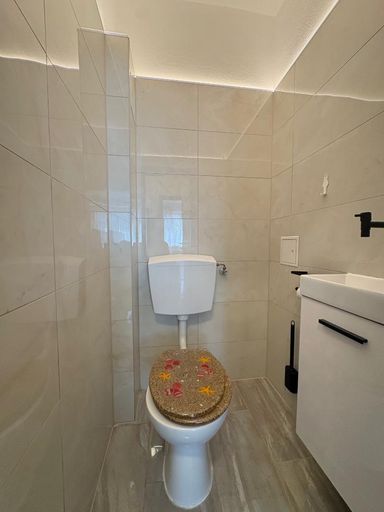 11. WC