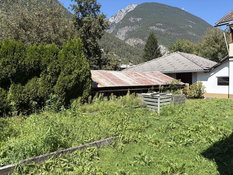 Haus - Gartenfläche