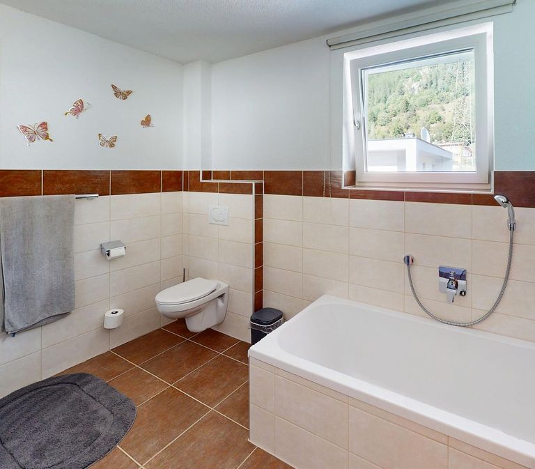 Haus - Badezimmer.