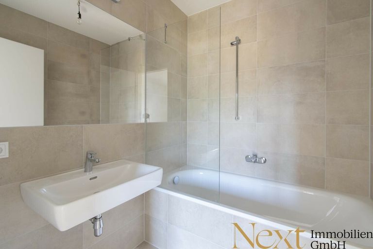 Musterfoto Badezimmer mit Wanne