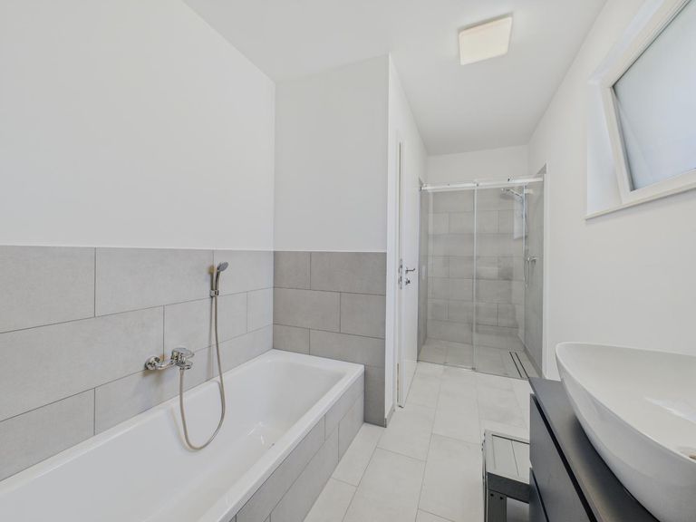 Badezimmer 2