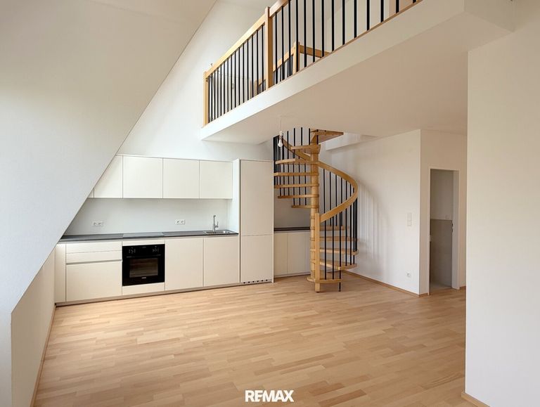 1. DG - Wohnzimmer mit offener Küche
