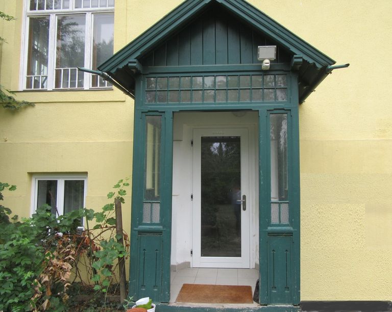 18  Eingang -Gartenansicht