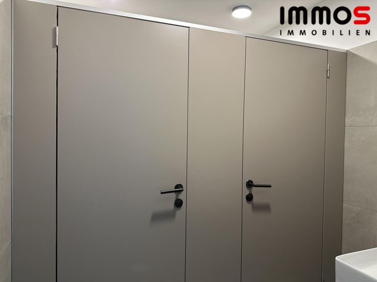 Zwei WC-Einheiten