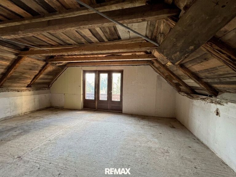 Zimmer mit Zugang Balkon DG