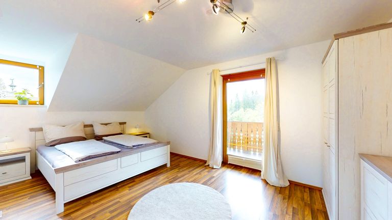 Schlafzimmer 4