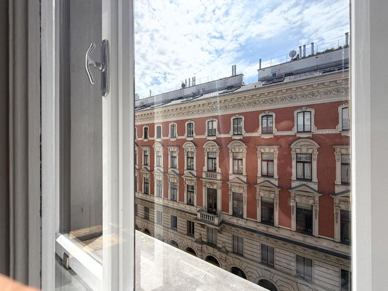 Ausblick vom Wohn- / Esszimmer, Living