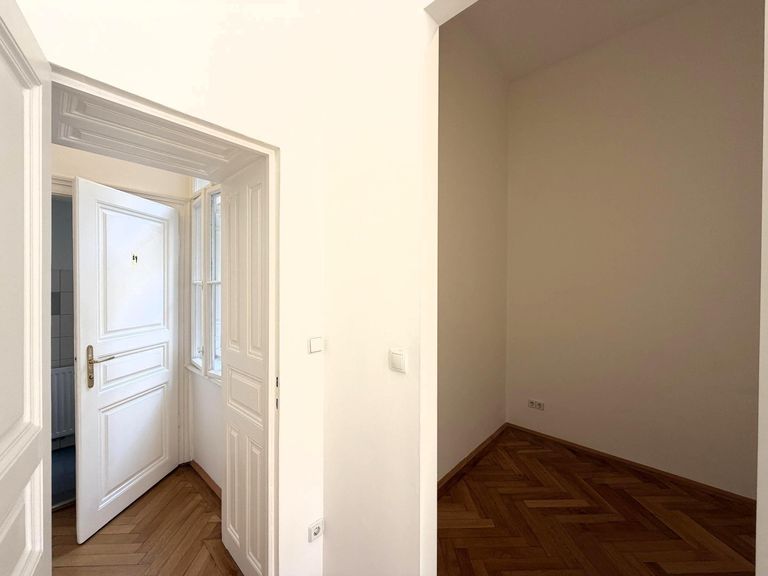 begehbare Garderobe / Toilette