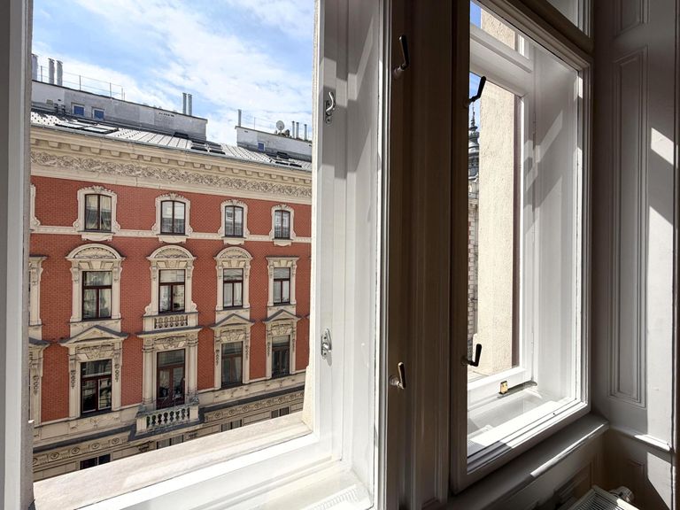 Ausblick vom Schlafzimmer mit begehbarer Garderobe