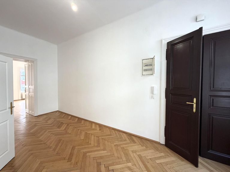 großer Vorraum / Wohnungseingang