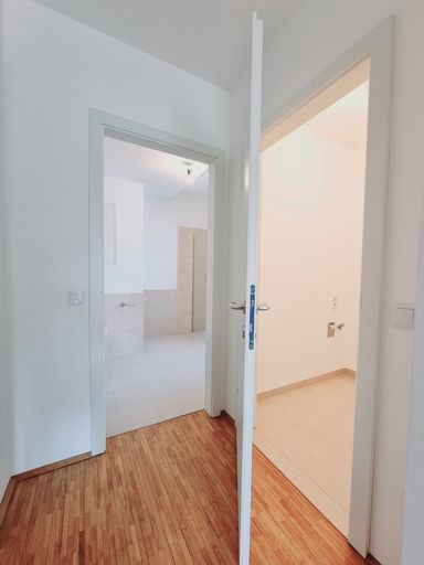 Zugang AR & Badezimmer
