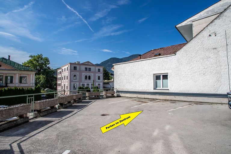 zugeordneter Parkplatz