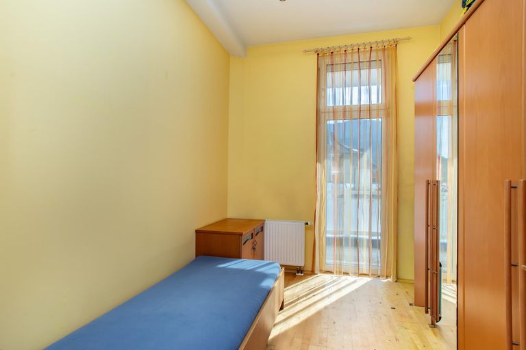 Gästezimmer mit Ausgang auf die Terrasse