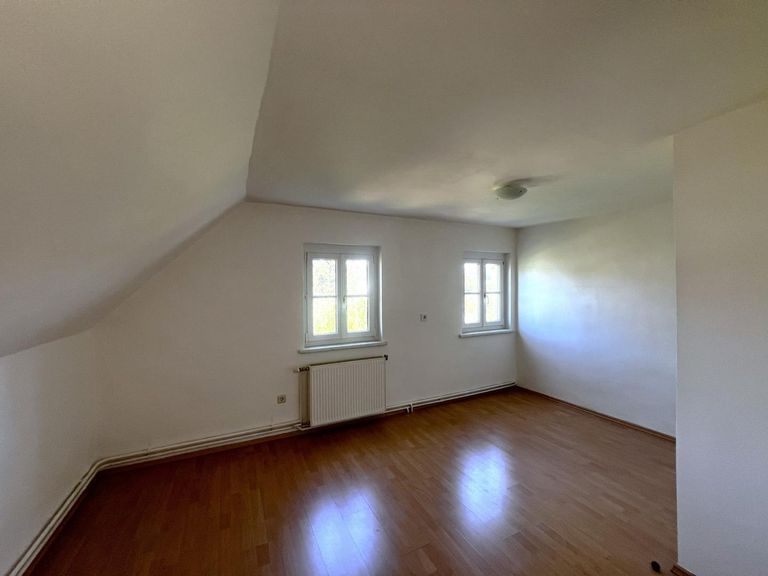 Zimmer 4, im Obergeschoss