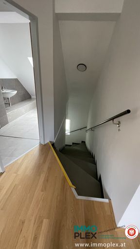 Stiegenaufgang ins DG