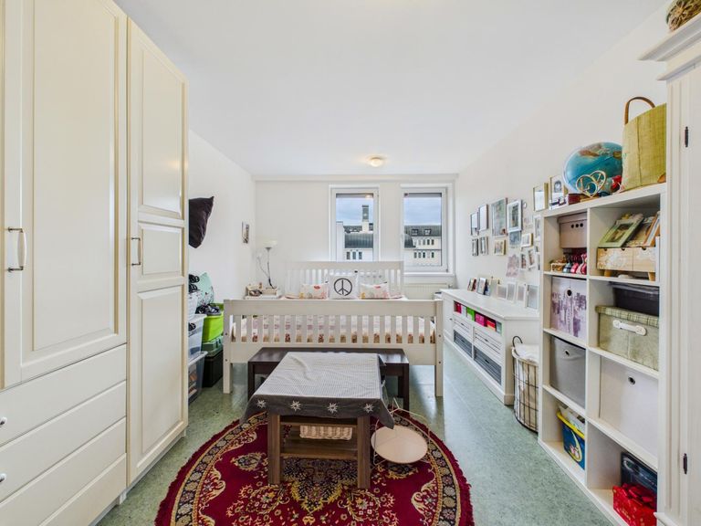 Schlafzimmer 4