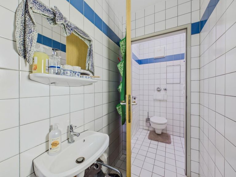 WC 2