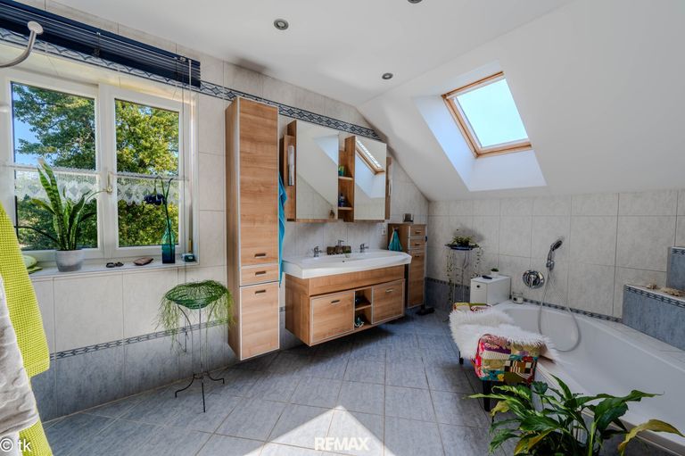 Badezimmer OG mit Wanne