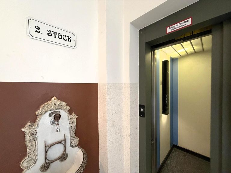 Stiegenhaus / Lift