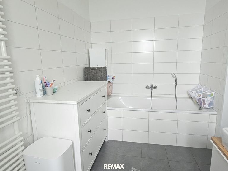 Bad mit Wanne