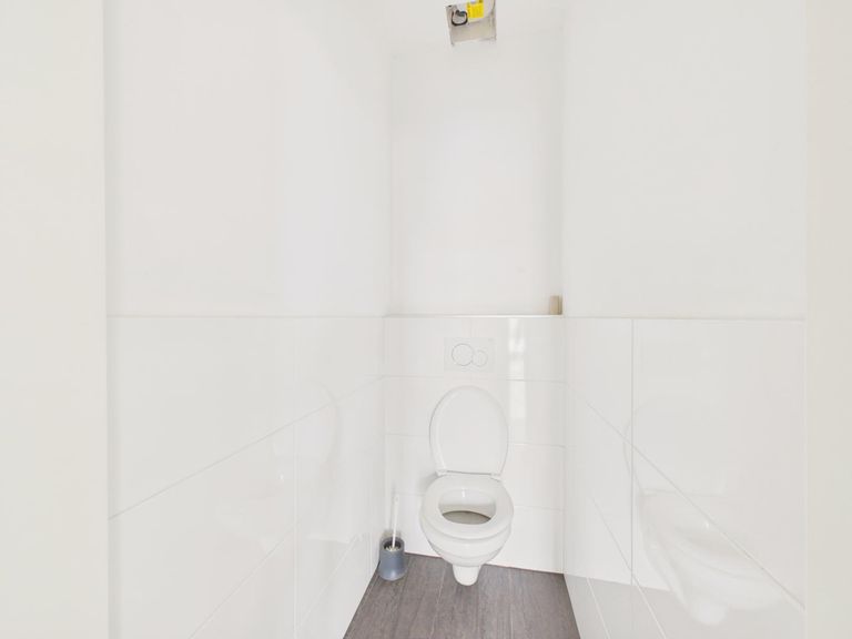 WC 2