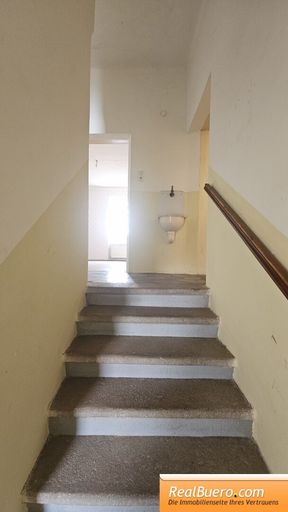 Aufgang in den 1. Stock