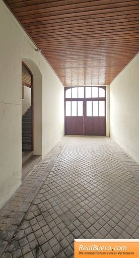 Blick zum Hofausgang