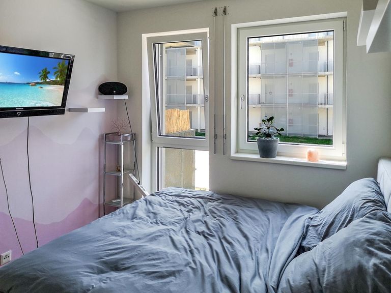 zweites lichtdurchflutetes Schlafzimmer