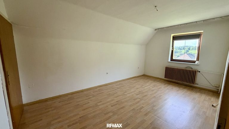 Zimmer 2 OG