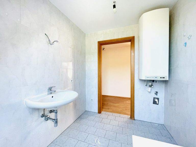 Bad mit Badewanne - OG