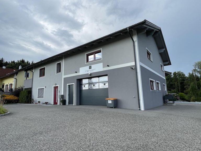 Garage.