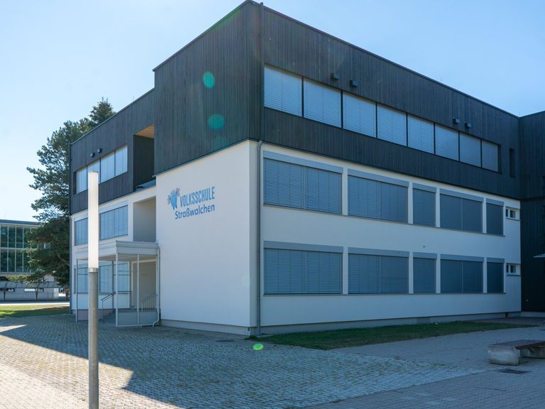 Verschiedene Schulen in der Umgebung